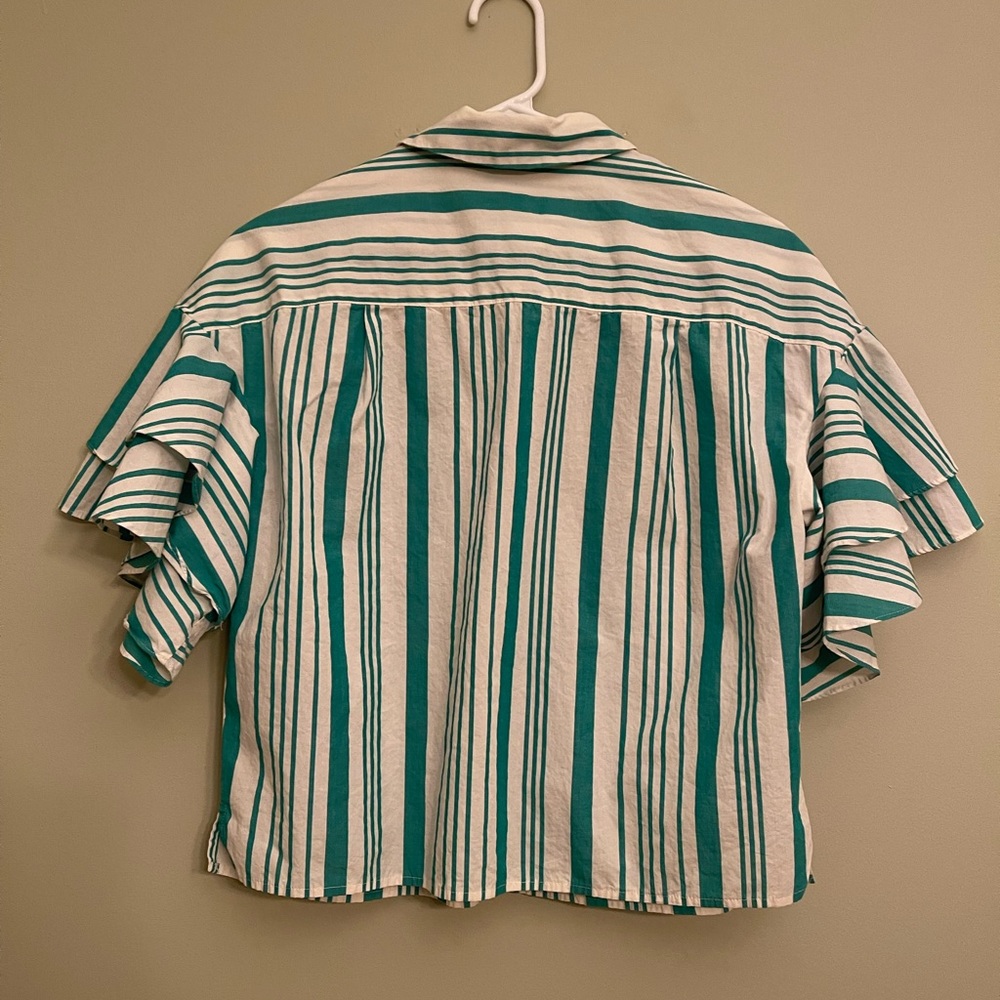 Button Up Top - Picture 6 of 6